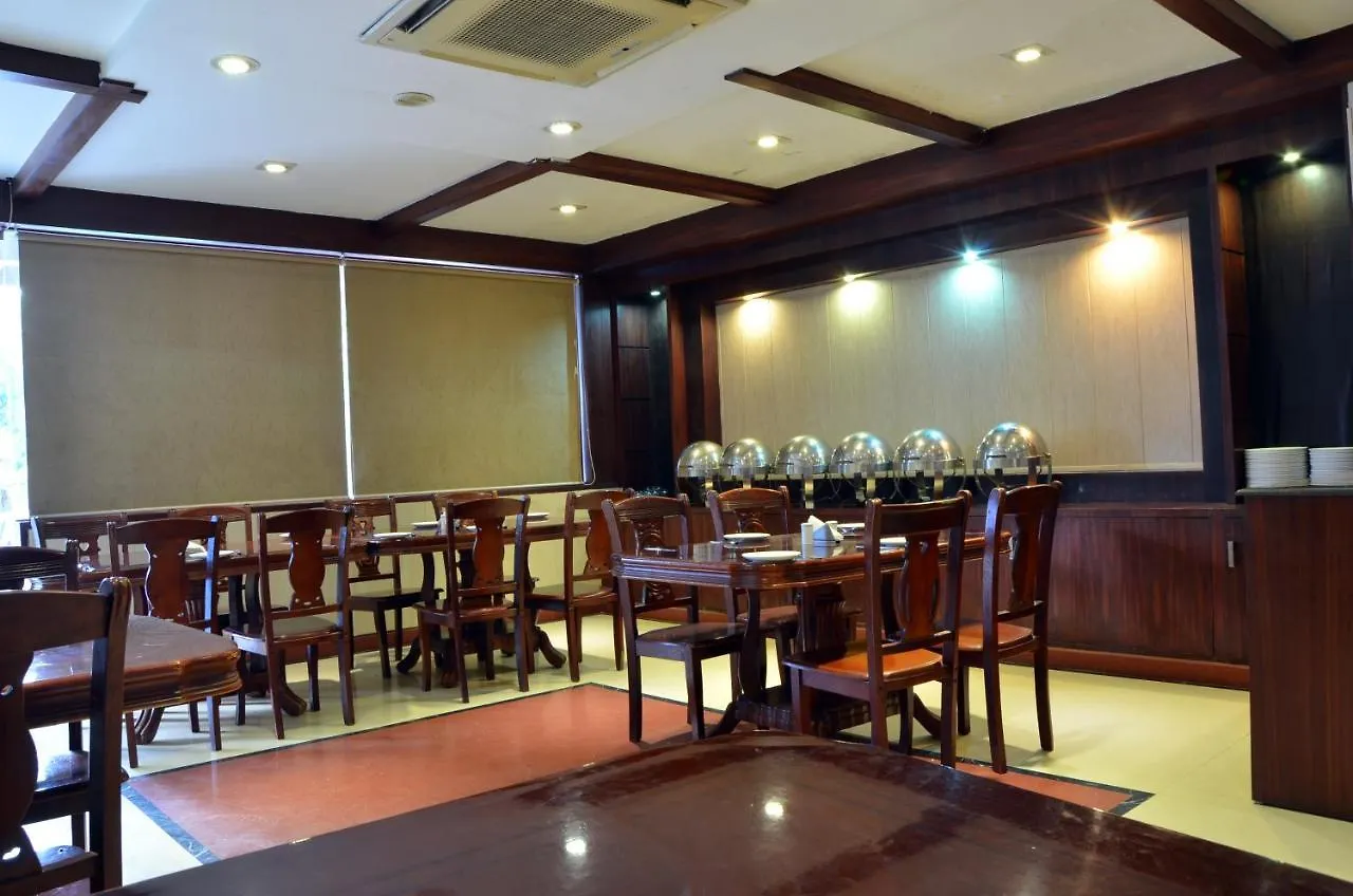 Hotel Bhoomivilas Agra  Ινδία