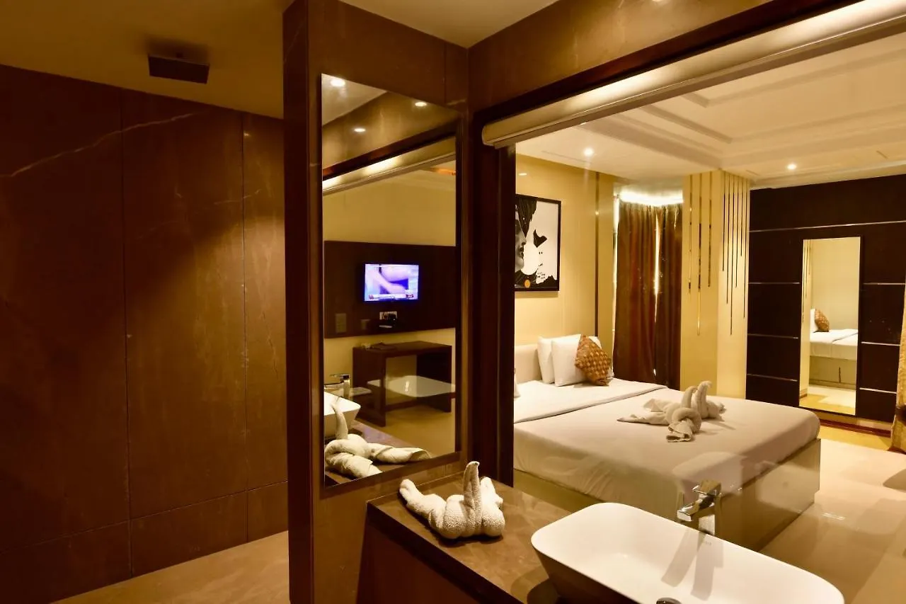 Hotel Bhoomivilas Agra  Ινδία