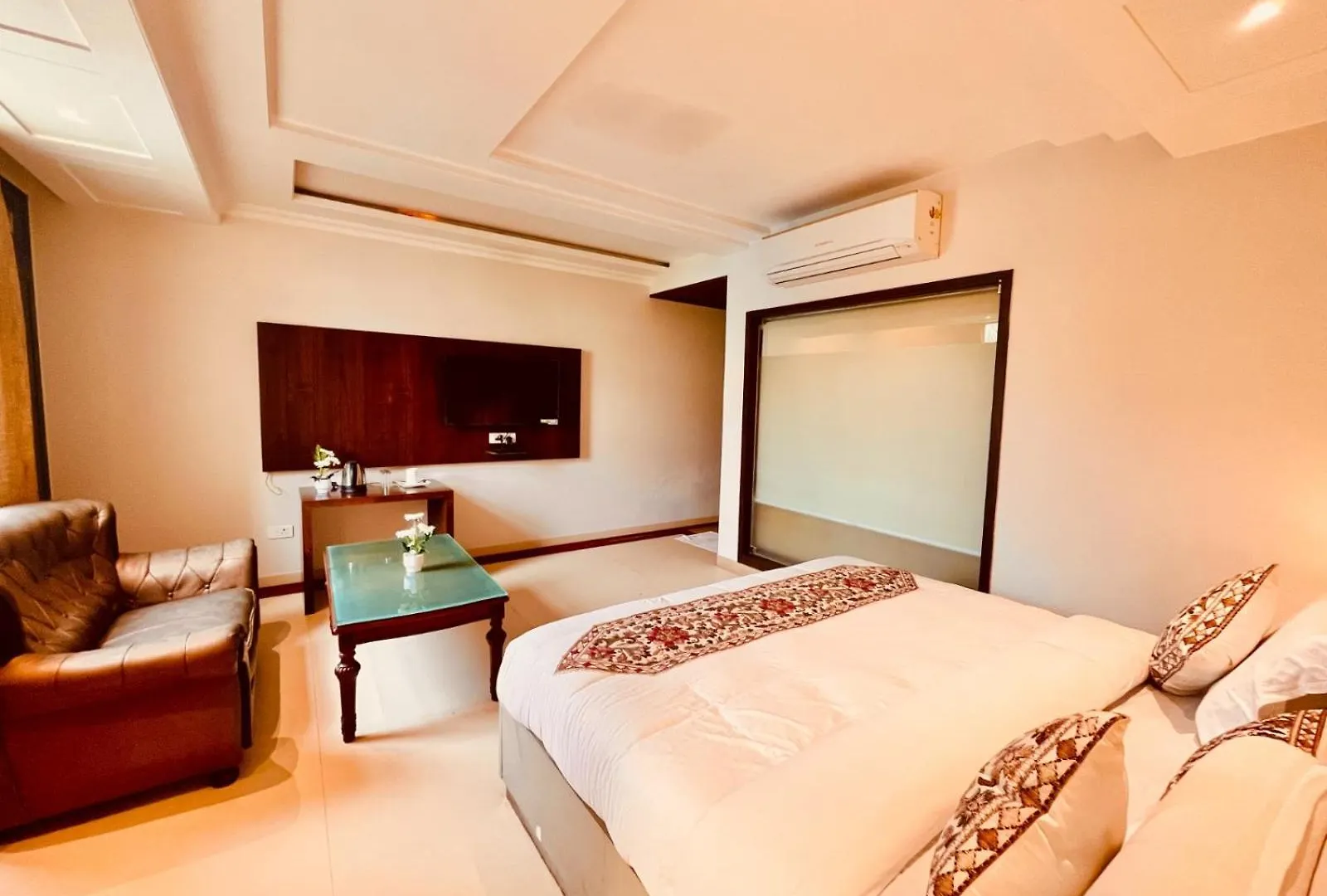 Hotel Bhoomivilas Agra  3*, Agra (Uttar Pradesh) Ινδία